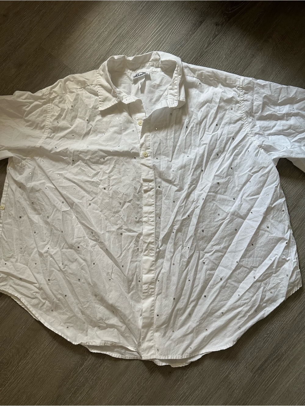 🌼3/$25 Women’s White Eyelet Button-Down Shirt